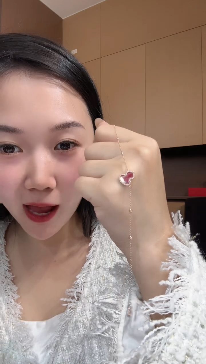 【闪购商品】钻石手链18K金镶嵌红葫芦手链GHJ