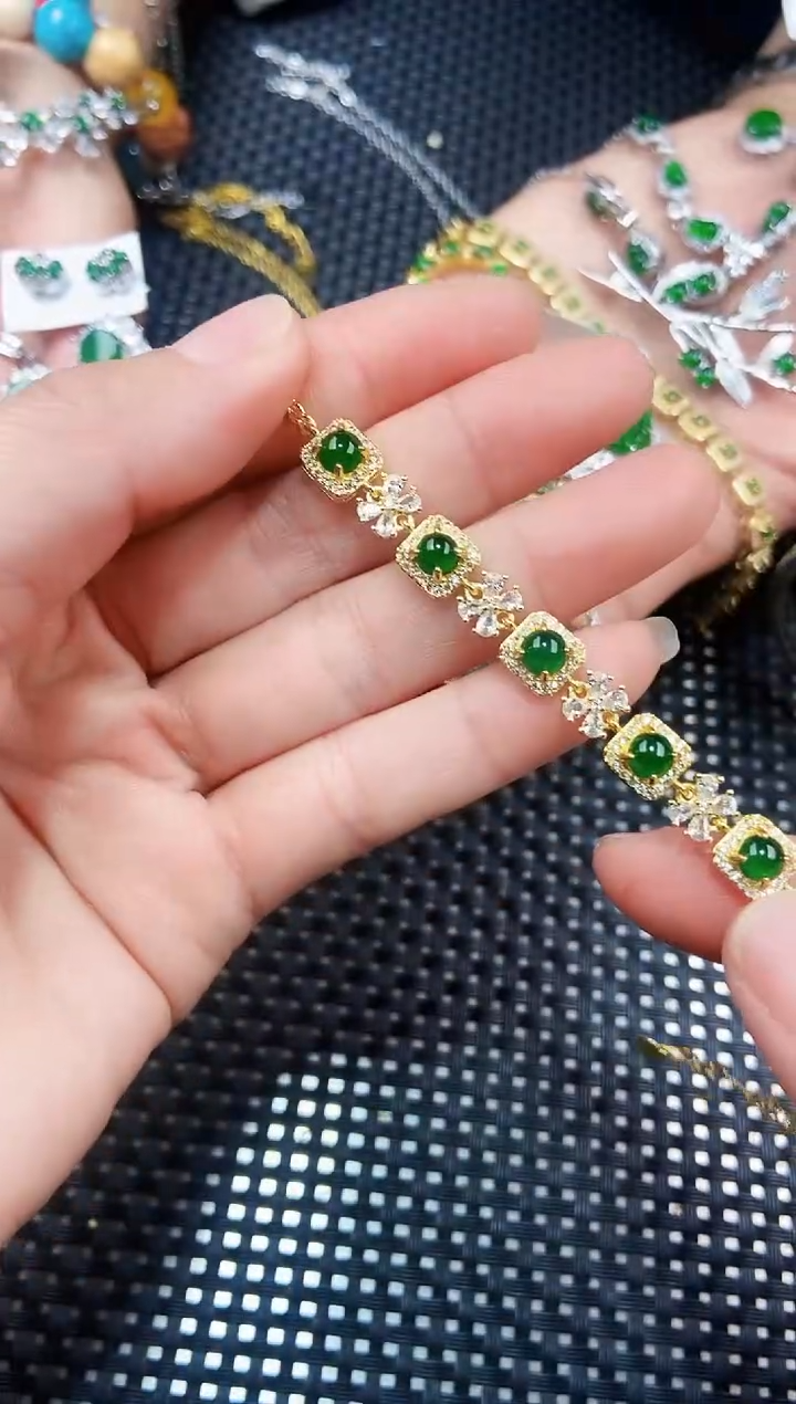 【闪购商品】翡翠手链未镶嵌111111111