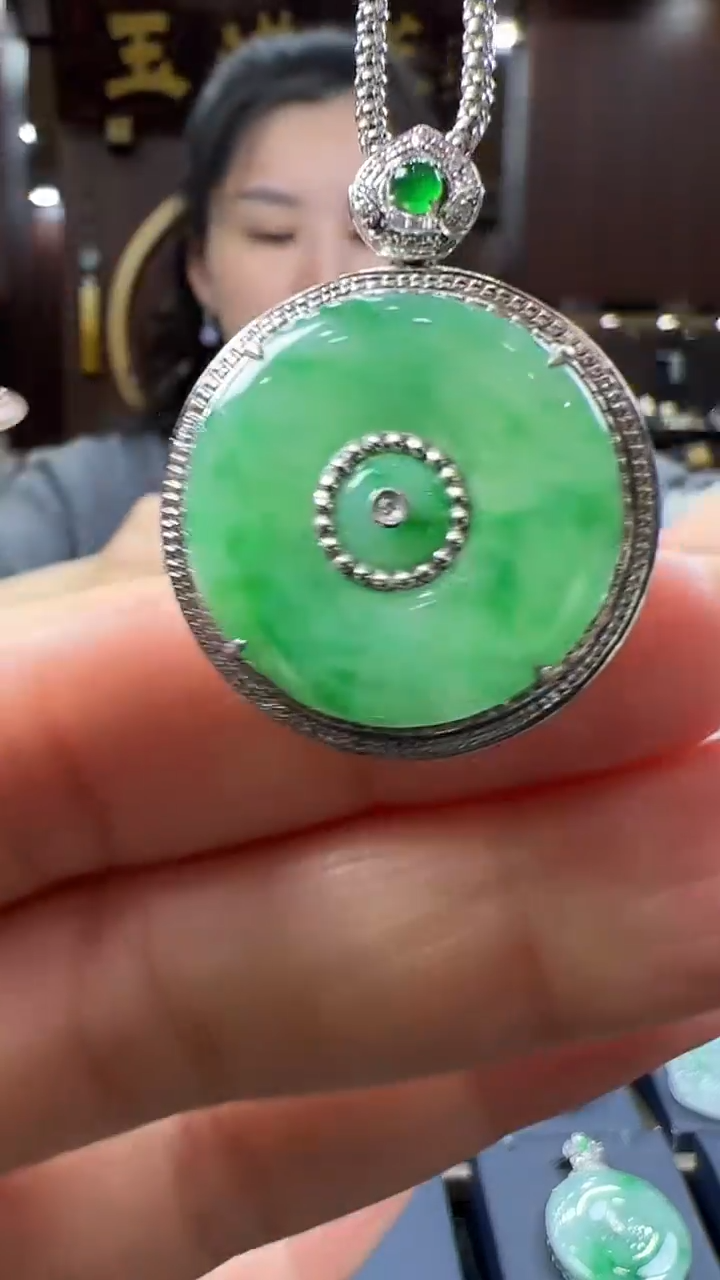 【闪购商品】翡翠挂件18K金镶嵌平安扣不含链