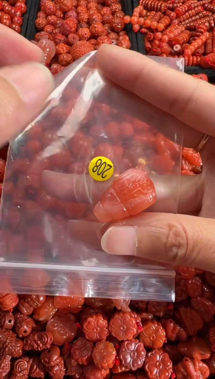 【闪购商品】南红玛瑙未镶嵌颈饰1