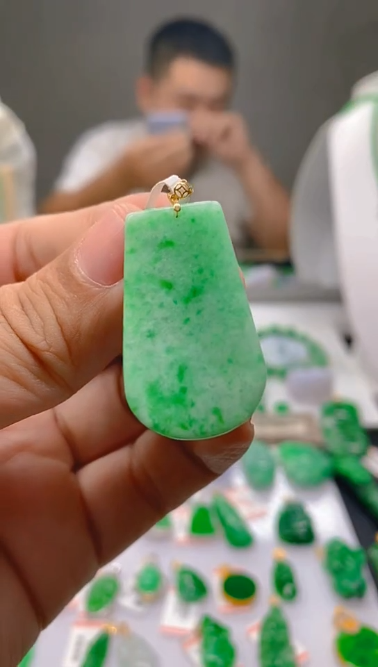 【闪购商品】翡翠颈饰18K金镶嵌新号开播，全场乱卖