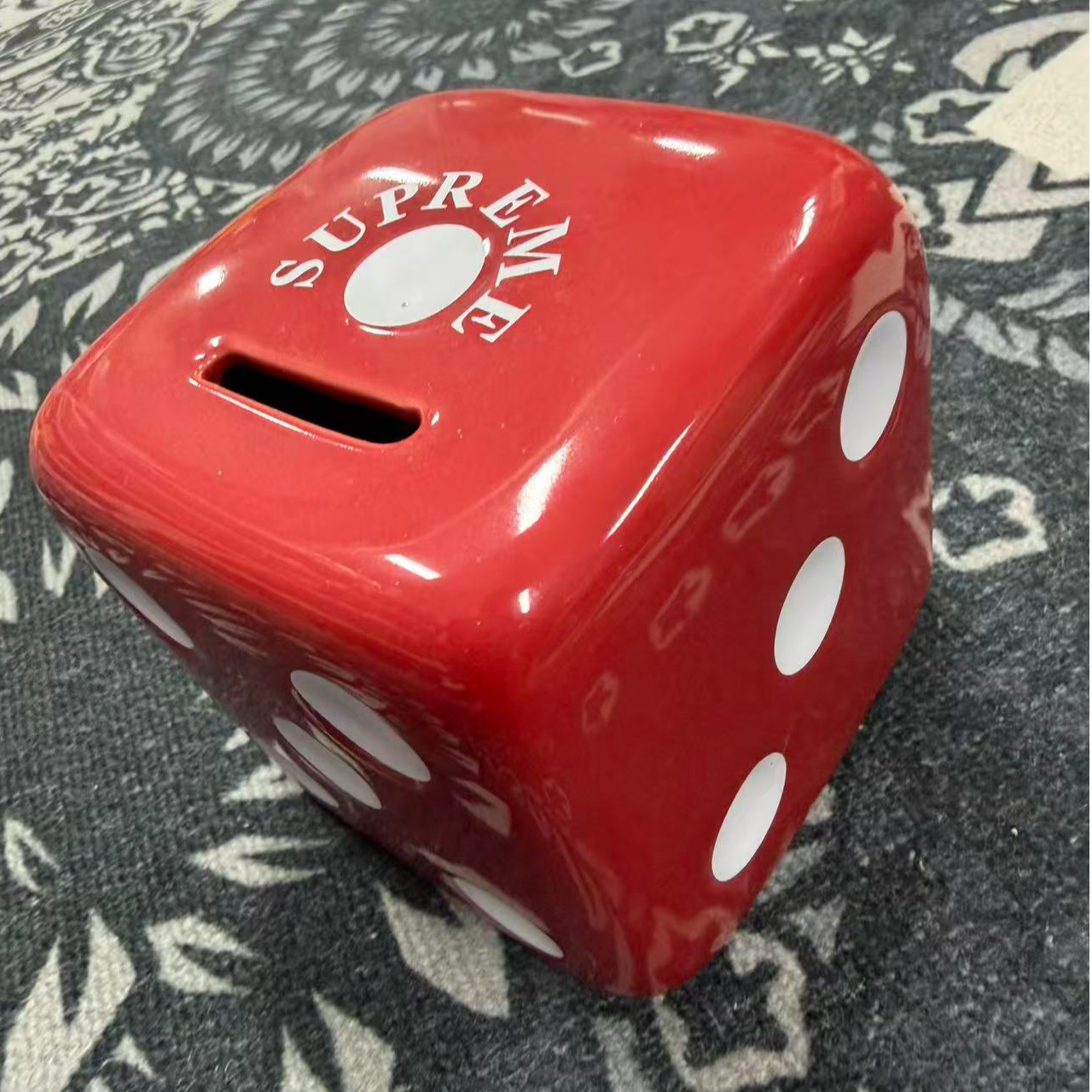 【山】supreme 2011骰子储蓄罐
