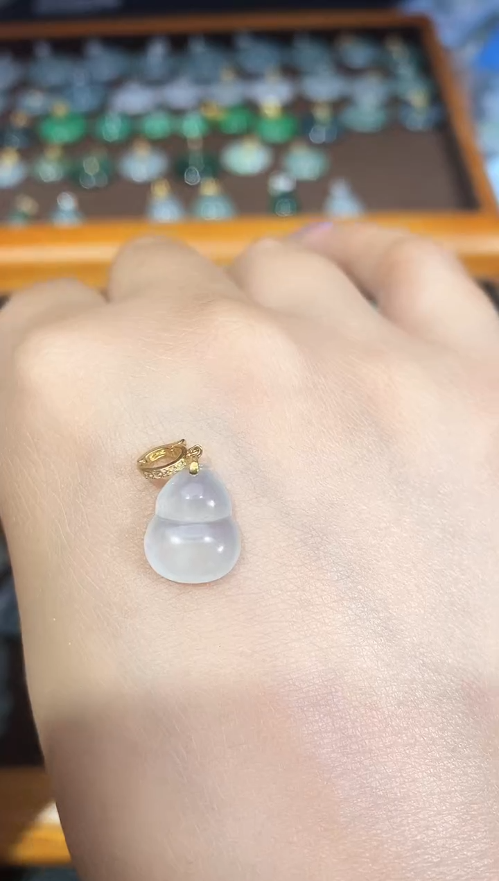 翡翠18K金镶嵌颈饰250528084