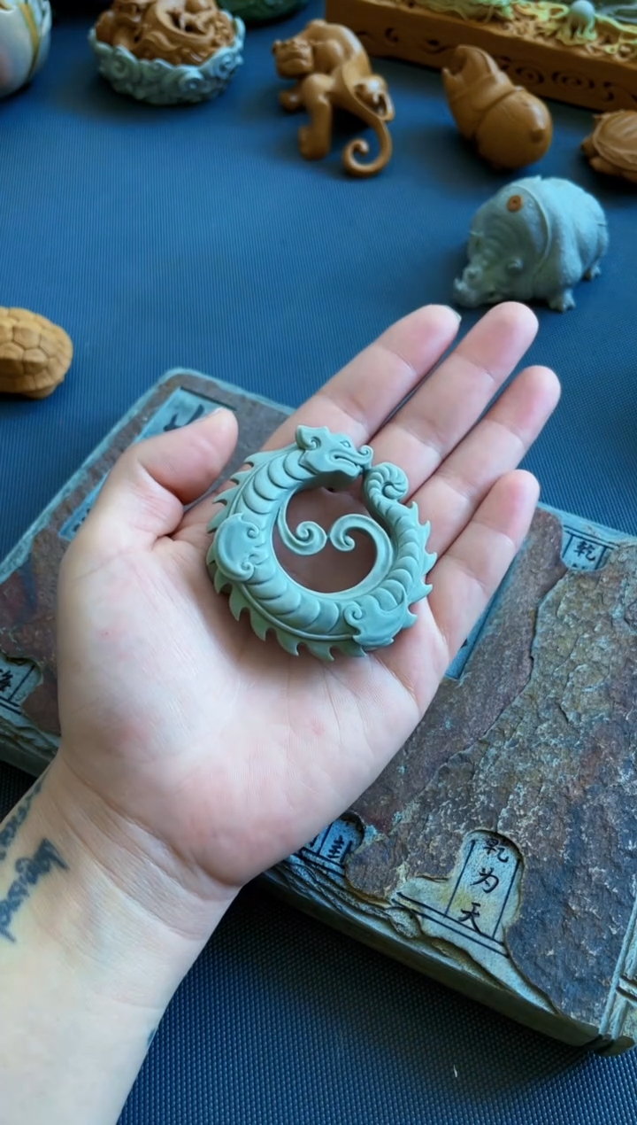 松花石仿古龙盖置