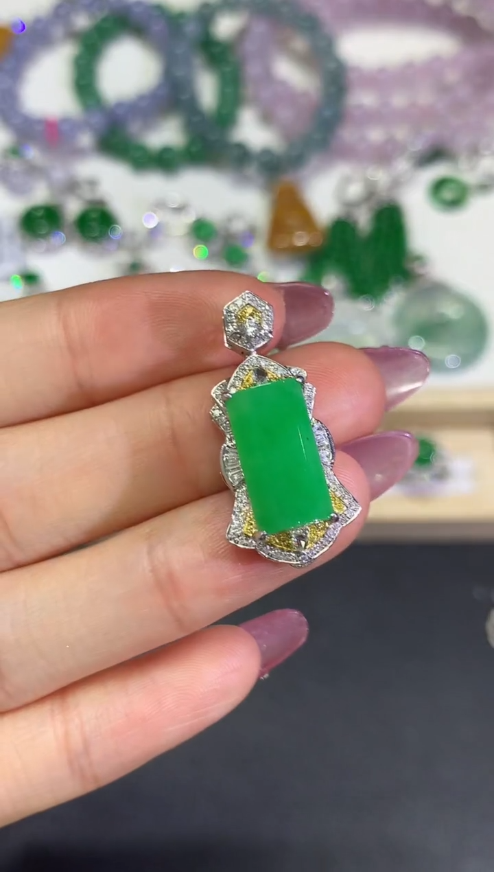 【闪购商品】翡翠颈饰18K金镶嵌团购1