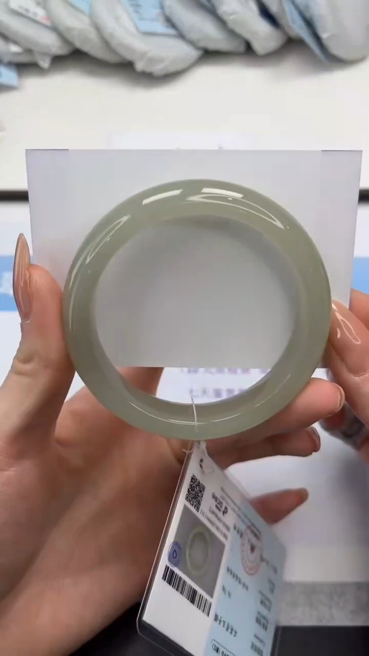 未镶嵌手镯石英质玉V259-58.8