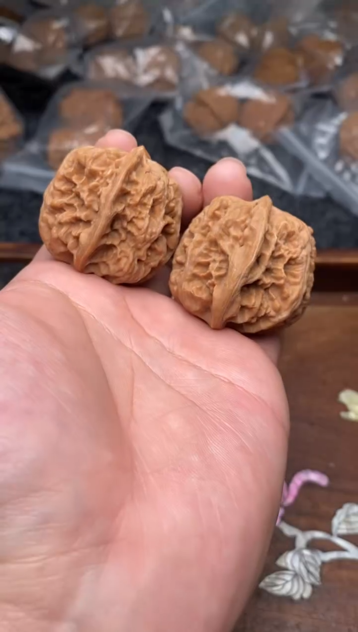 【闪购商品】文玩核桃把件G83号37尺方块