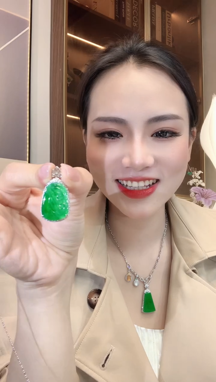 【闪购商品】翡翠吊坠(不含链)18K金镶嵌A41
