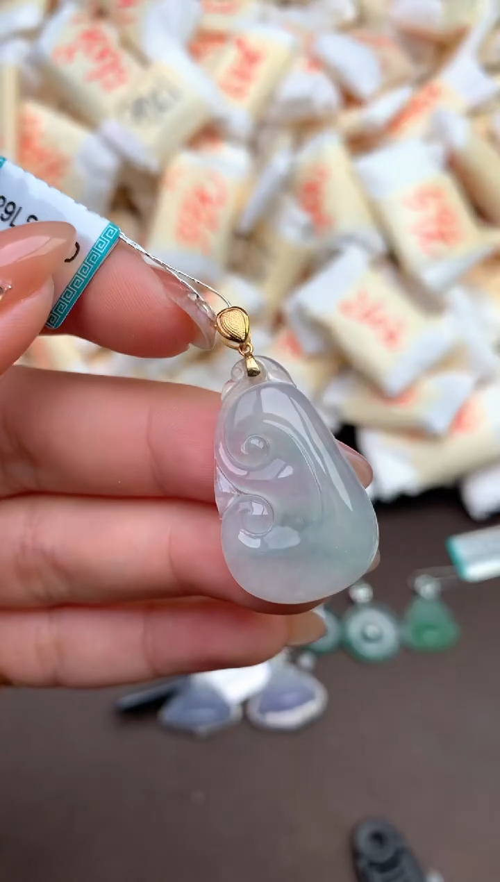 【闪购商品】翡翠挂件18K金镶嵌— 