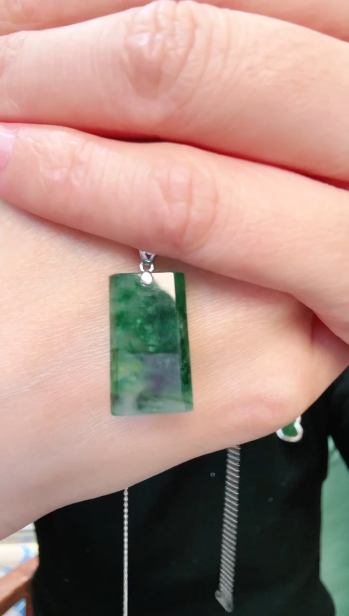 【闪购商品】翡翠颈饰18K金镶嵌吊坠