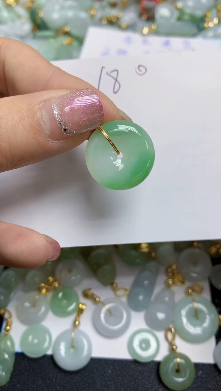 【闪购商品】翡翠颈饰合金天然翡翠A货