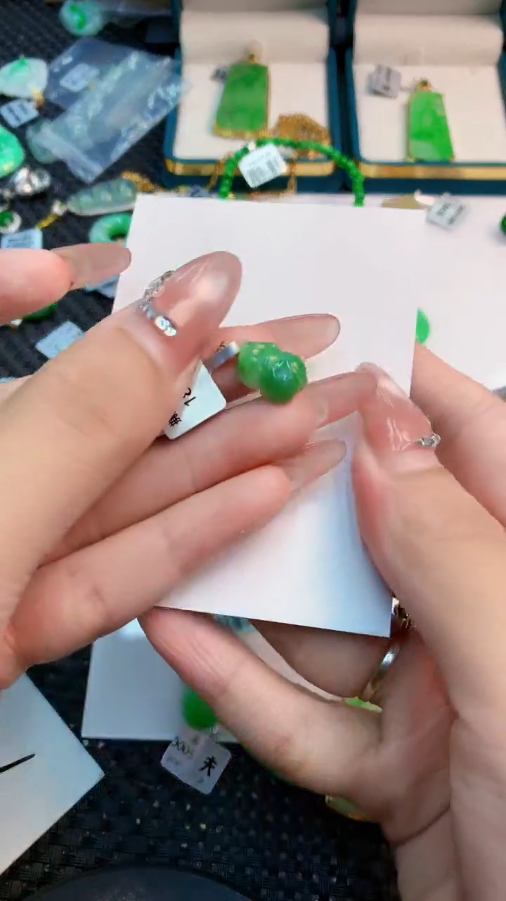 翡翠18K金镶嵌吊坠(不含链)1