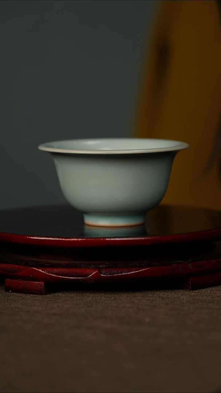   柴烧 天青 压手杯 大师亲签底款