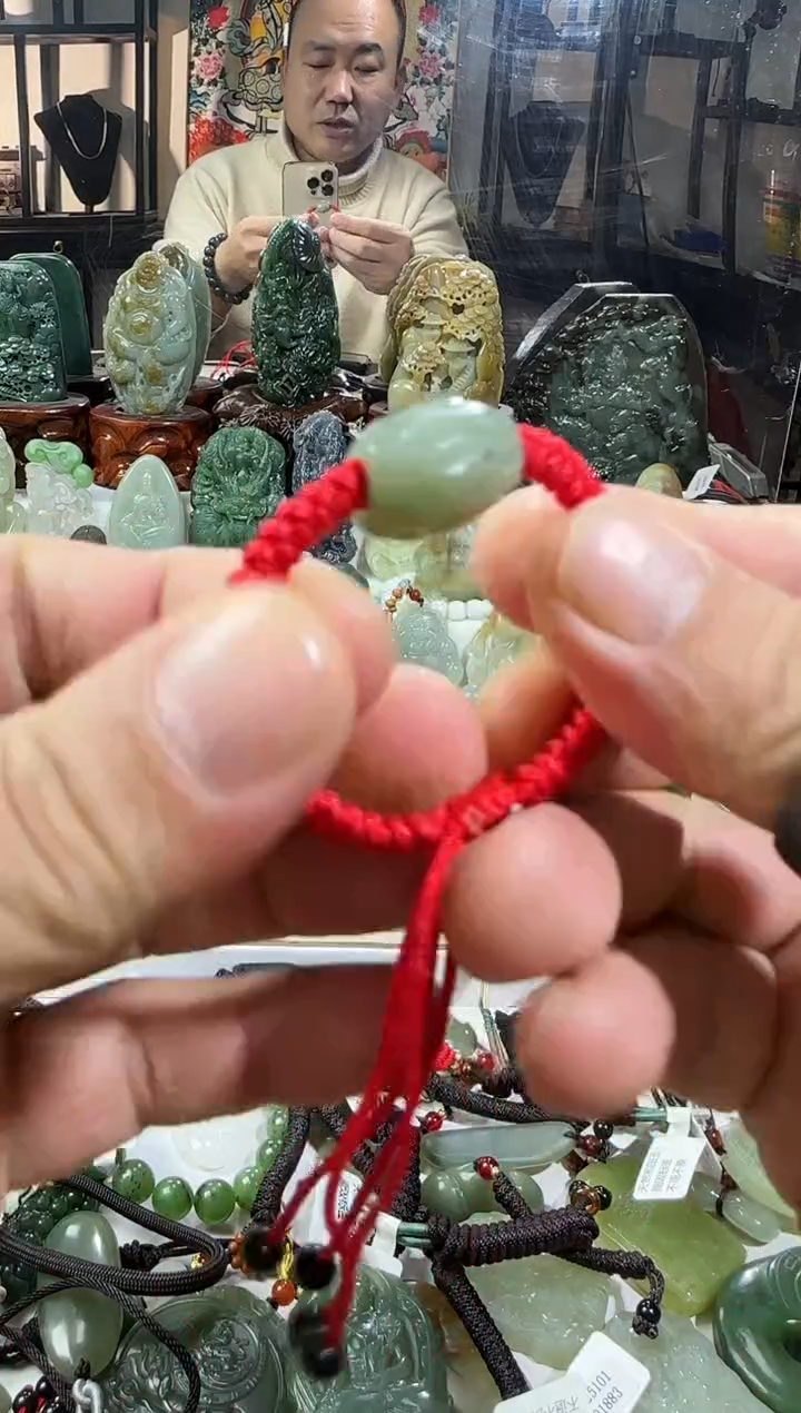 颈饰未镶嵌和田玉桶珠