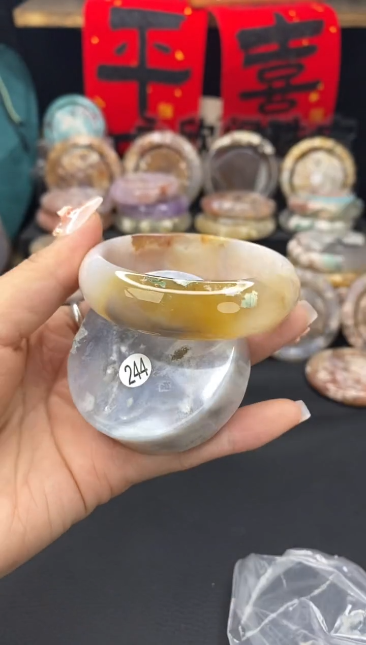 【闪购商品】石英质玉手镯（圆镯）未镶嵌54