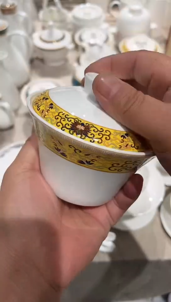 瓷黄城炖 盅隆达骨质瓷