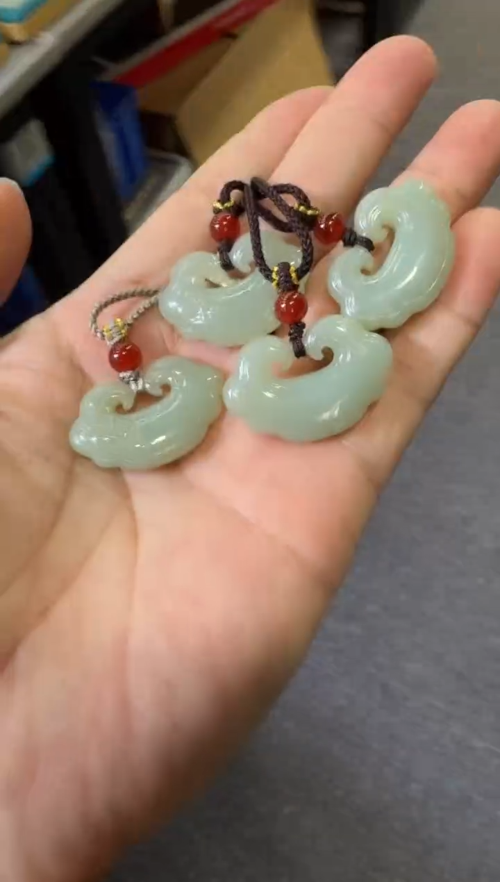 【闪购商品】和田玉吊坠未镶嵌如意锁多样性发一件配绳