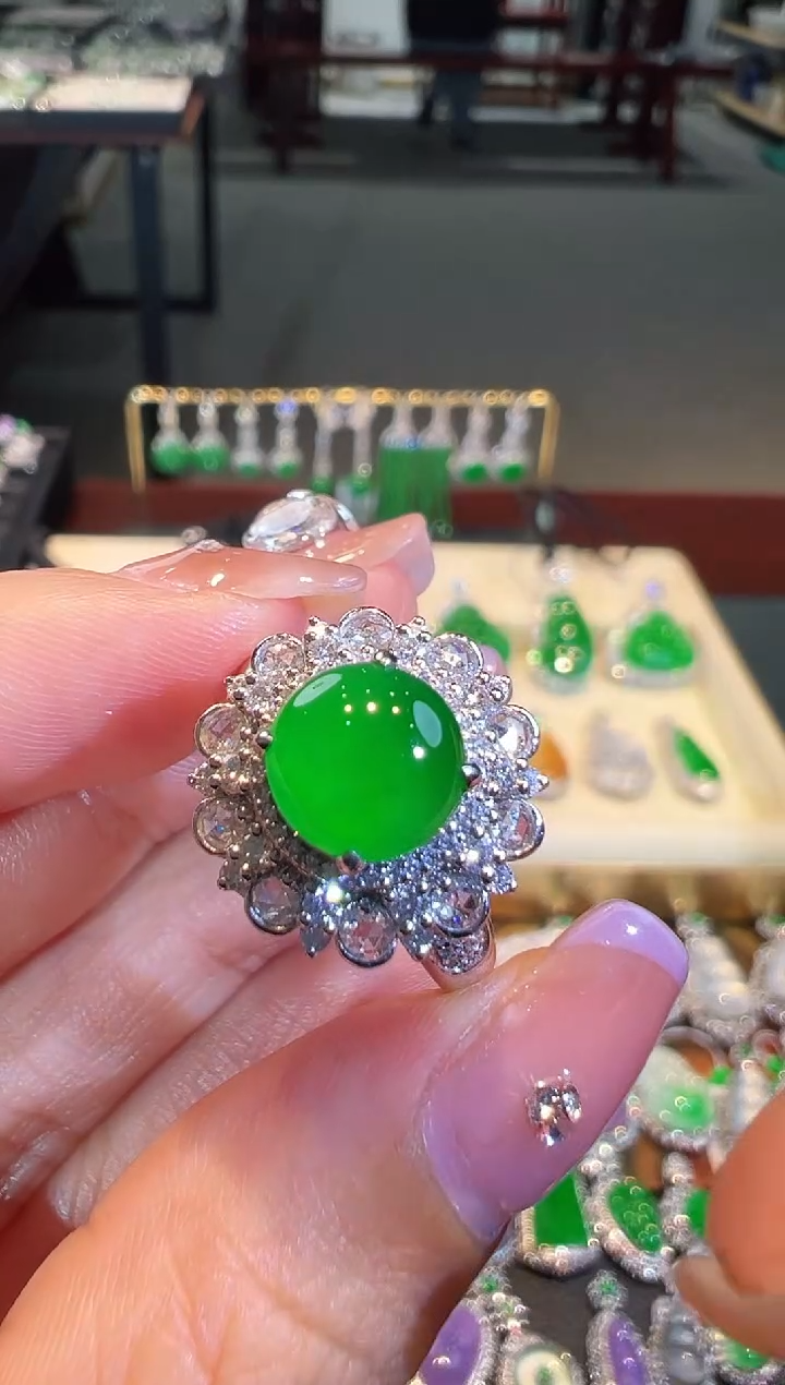 【闪购商品】翡翠吊坠(不含链)18K金镶嵌戒指