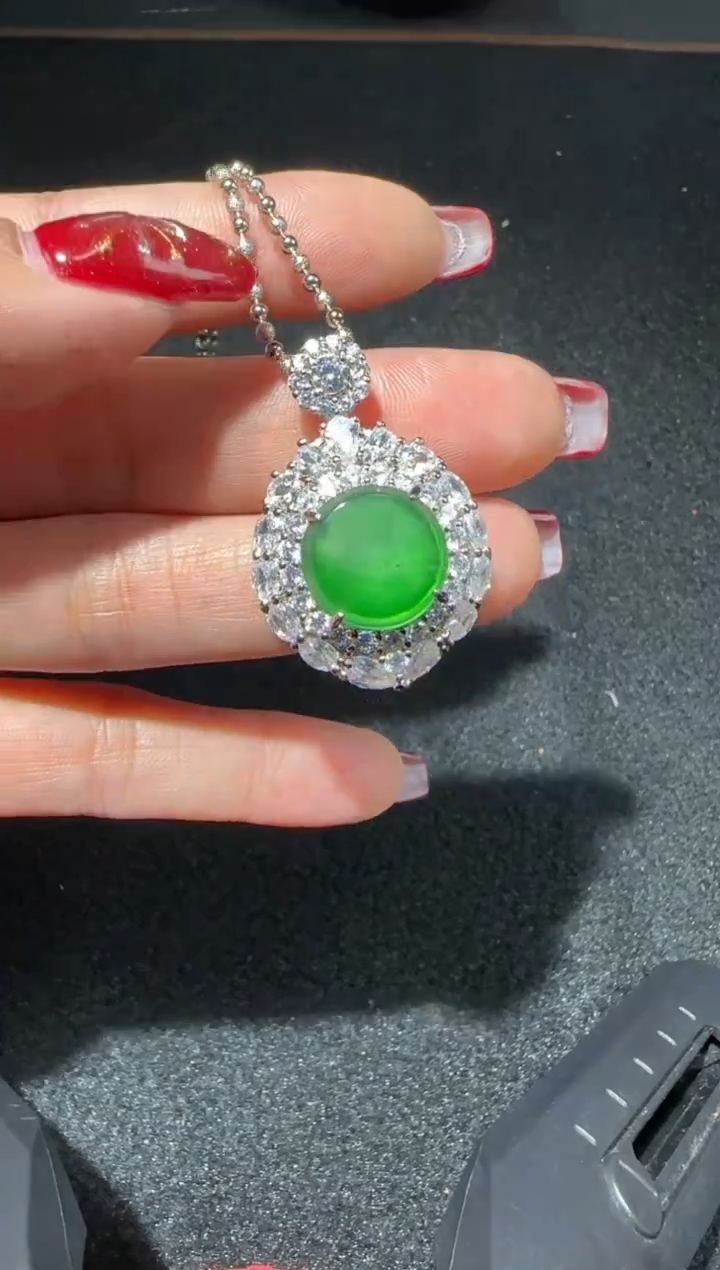 【闪购商品】翡翠吊坠(赠链)未镶嵌多样性发货拍一发一