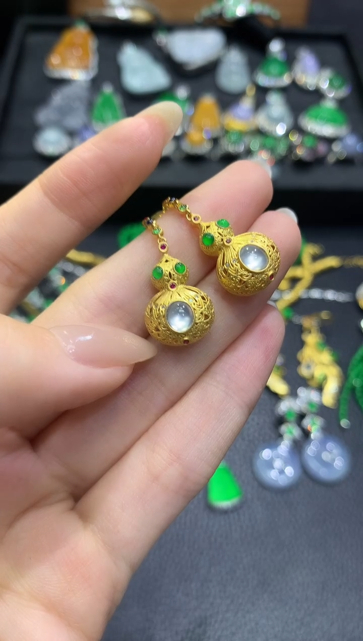 18K金镶嵌翡翠耳饰23团购