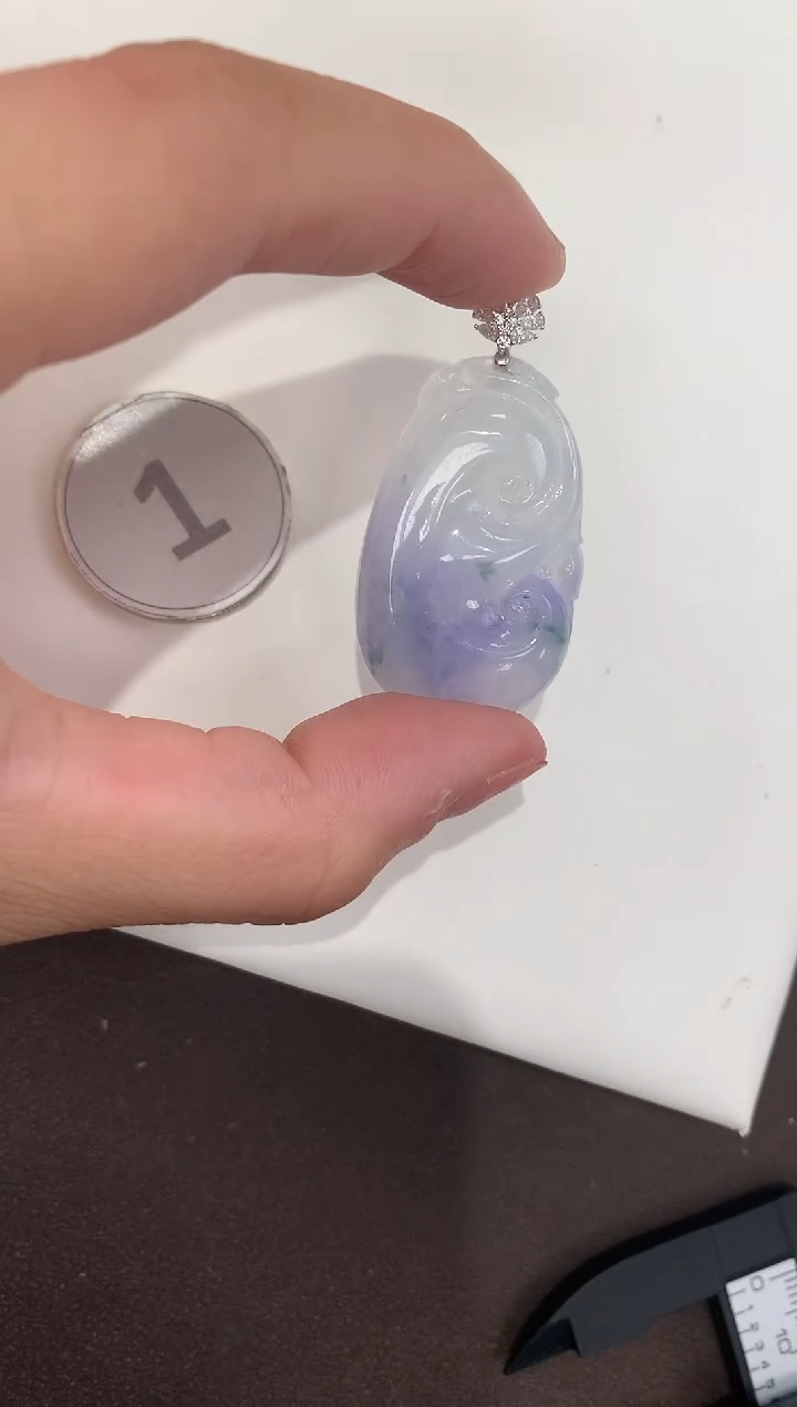 颈饰18K金镶嵌翡翠 天然缅甸a货翡翠