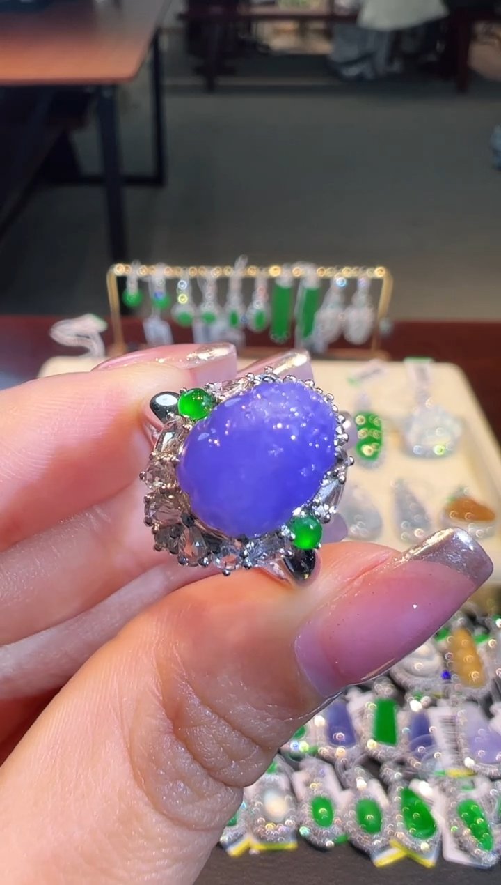 翡翠18K金镶嵌戒指翡翠