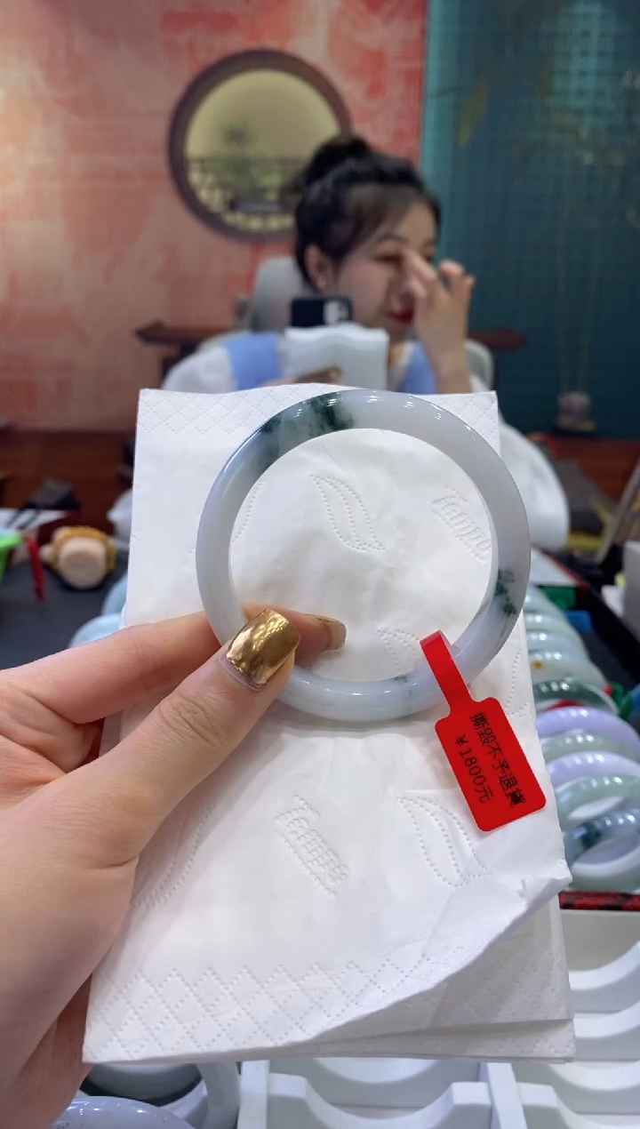 【闪购商品】翡翠手镯未镶嵌多人17154
