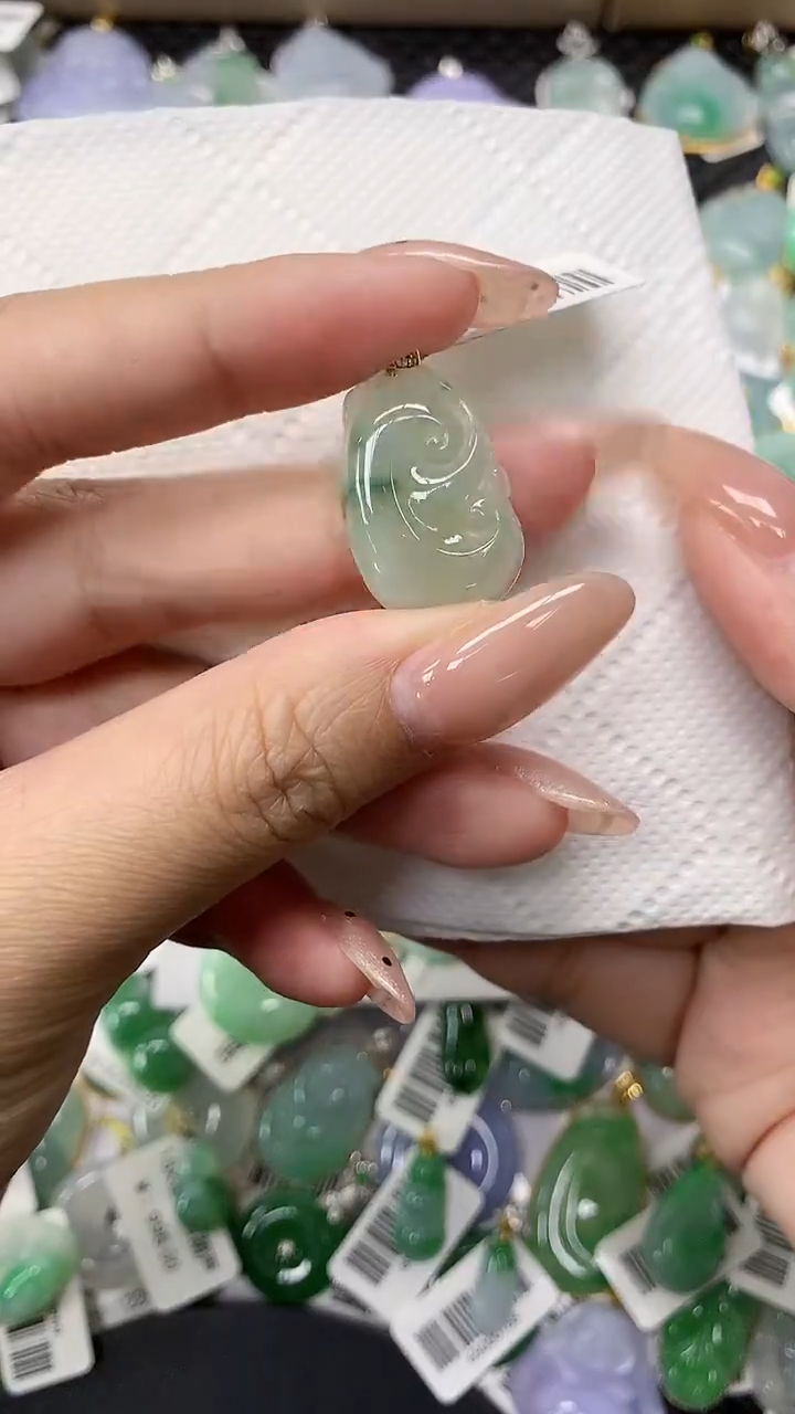 颈饰18K金镶嵌翡翠11111111111111
