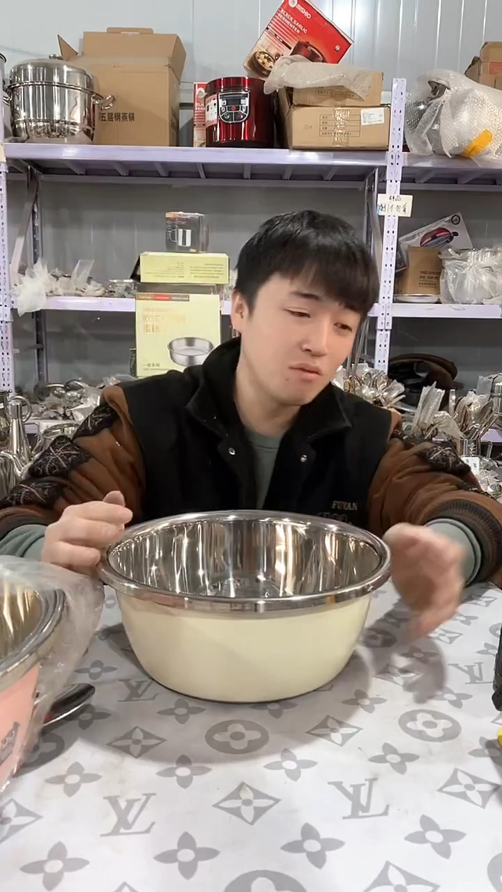 28彩色反边盆贪色随机发瑕疵