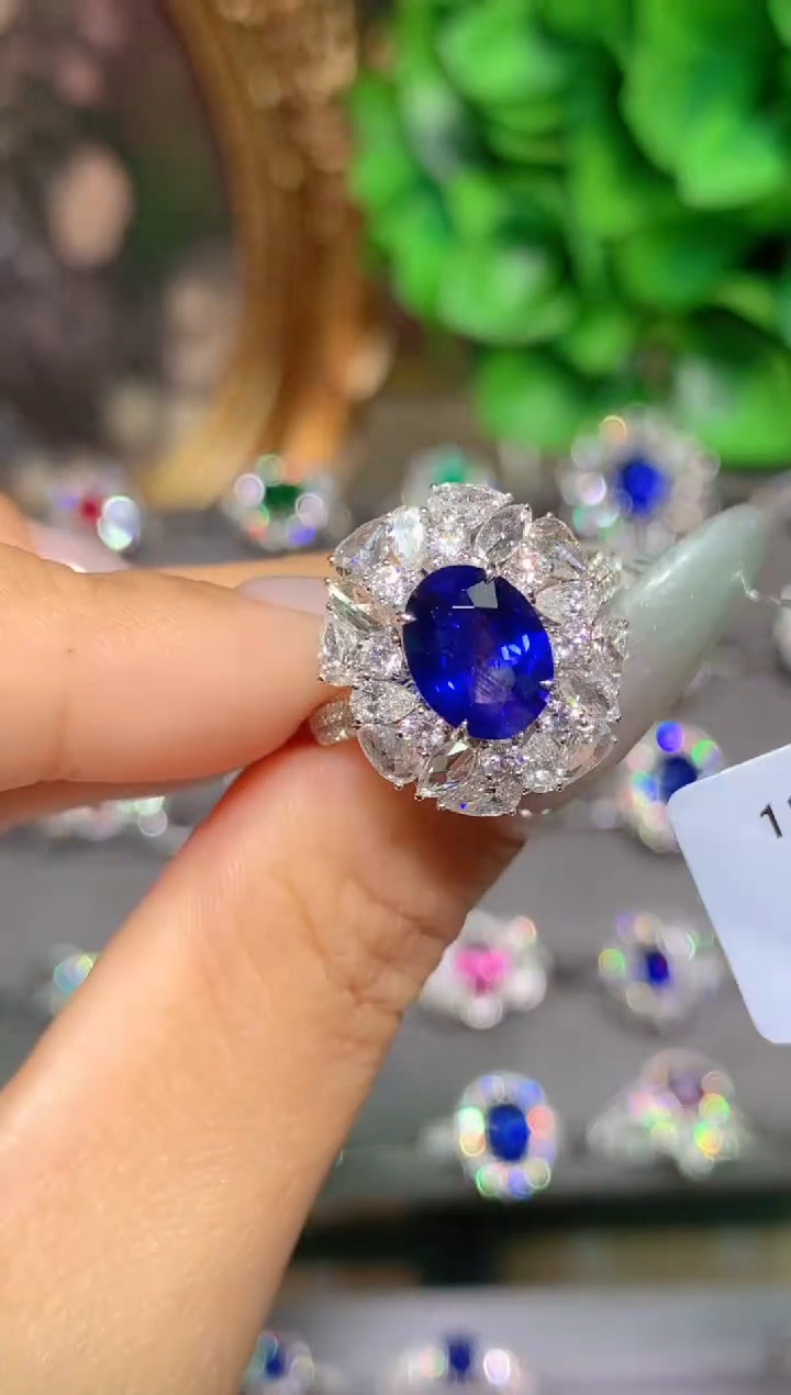 蓝宝石戒指18K金镶嵌2.17ct 