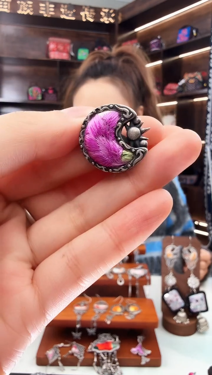 【闪购商品】织绣184蚩梦苗族古绣