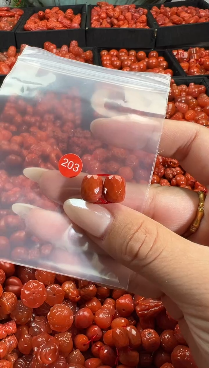 颈饰未镶嵌南红玛瑙1