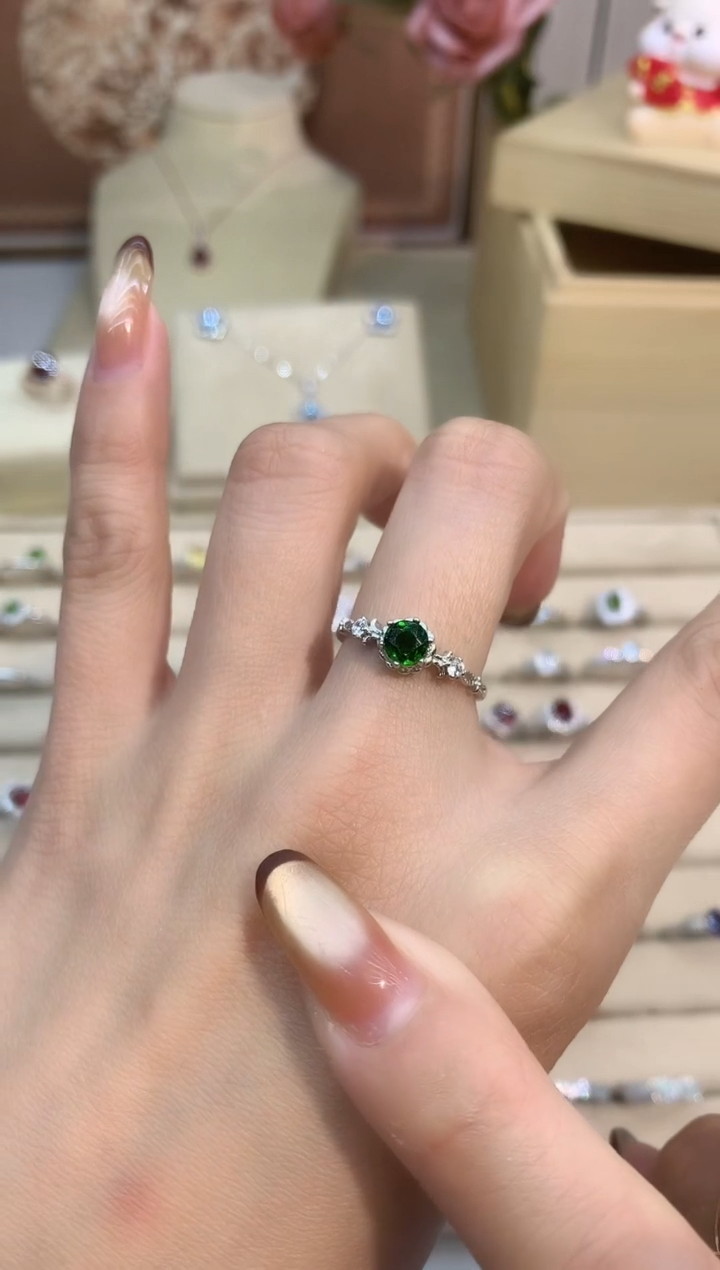 银S925镶嵌透辉石戒指透辉石