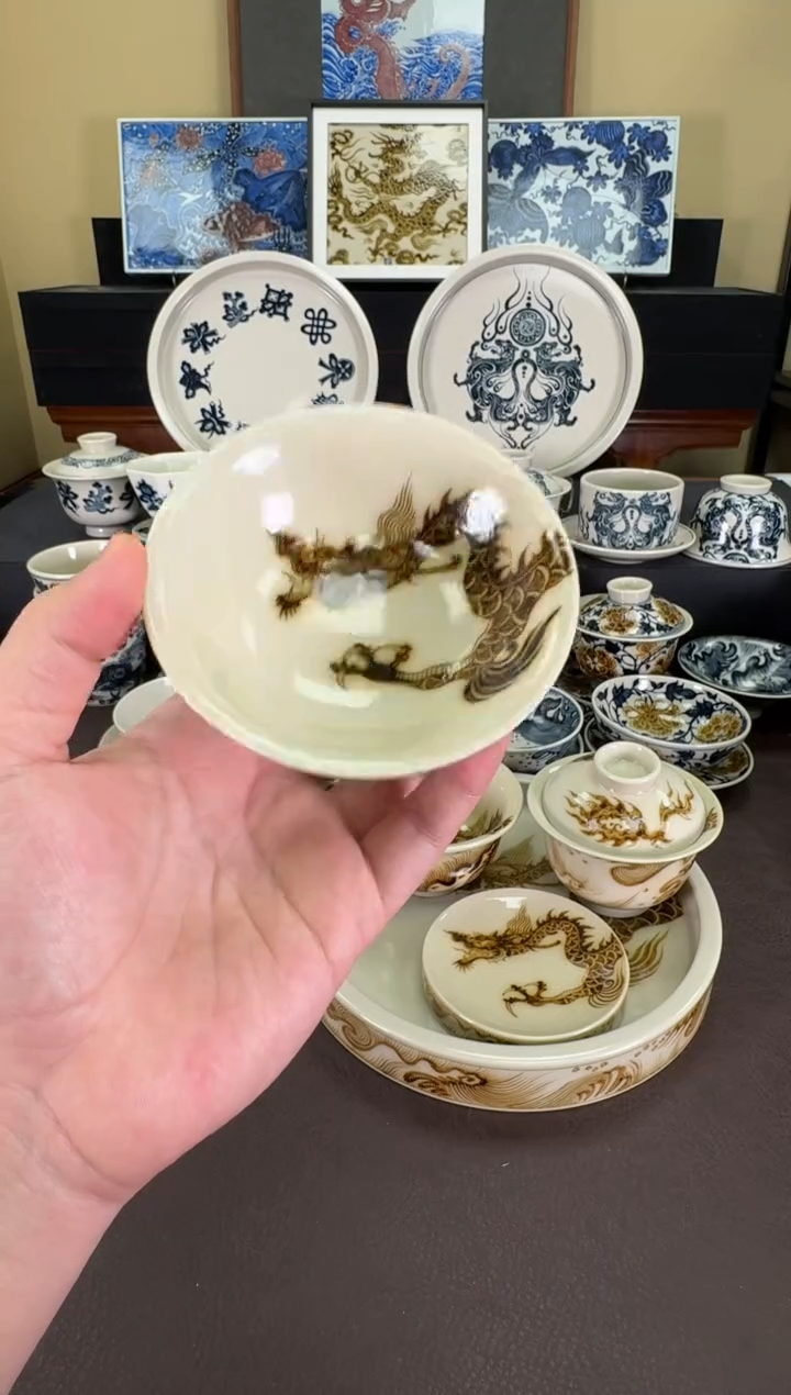 【闪购商品】釉里金过肩龙斗笠杯