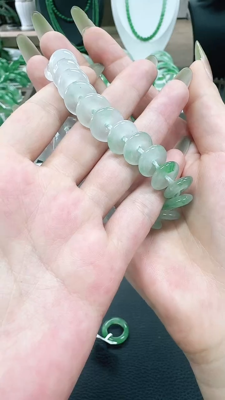 未镶嵌1石英质玉（非洲翠）苍****学/9829