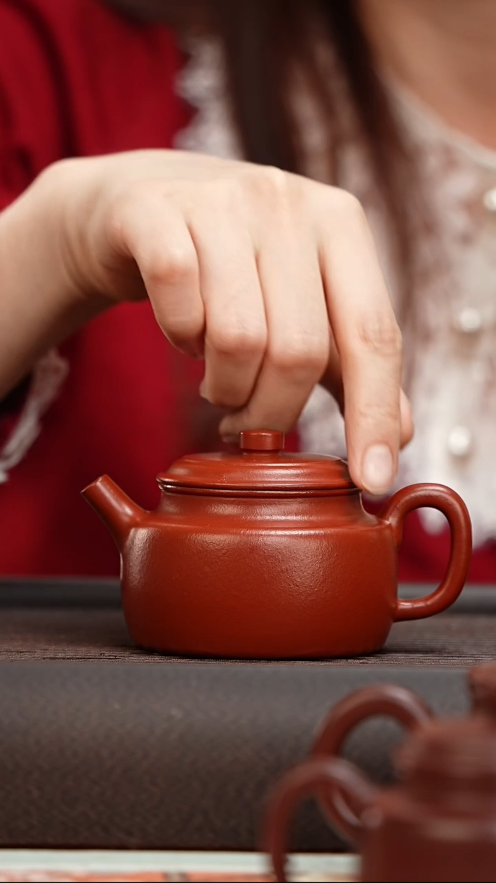 【闪购商品】紫砂茶壶朱泥光素德钟140cc