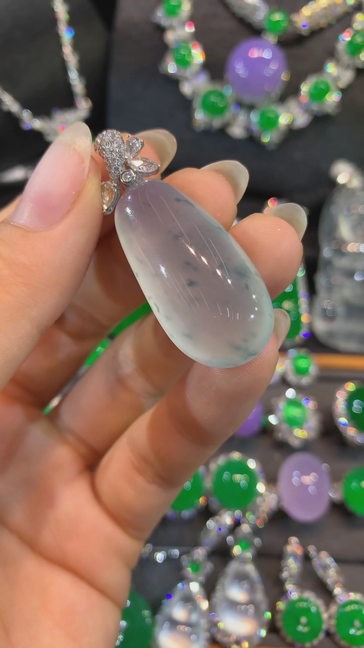 【闪购商品】翡翠吊坠(不含链)18K金镶嵌吊坠