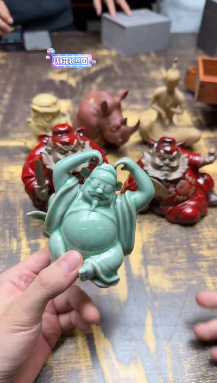 月*°陈果 比心财神摆件