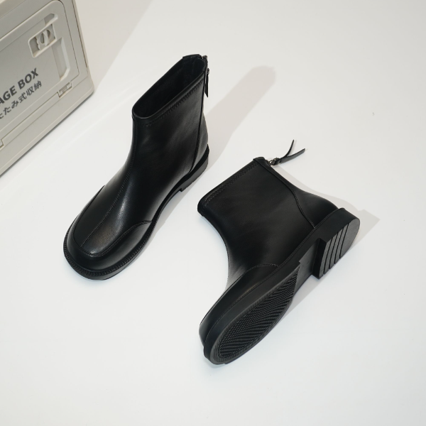 Y8577-2 真皮短靴女2025秋冬新款百搭羊皮平底女靴大码 40-44