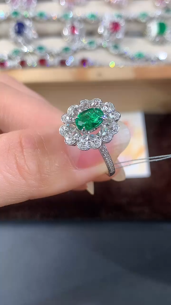 18K金镶嵌戒指祖母绿D419|6980