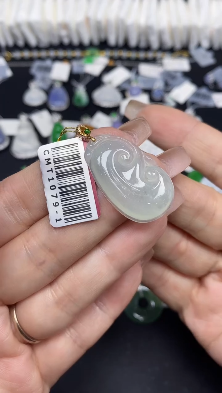 吊坠(不含链)18K金镶嵌翡翠如意18K金扣镶嵌@@CMT1079-1