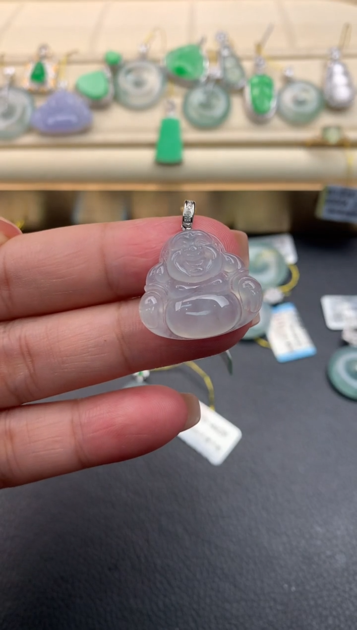 翡翠18K金镶嵌颈饰F641