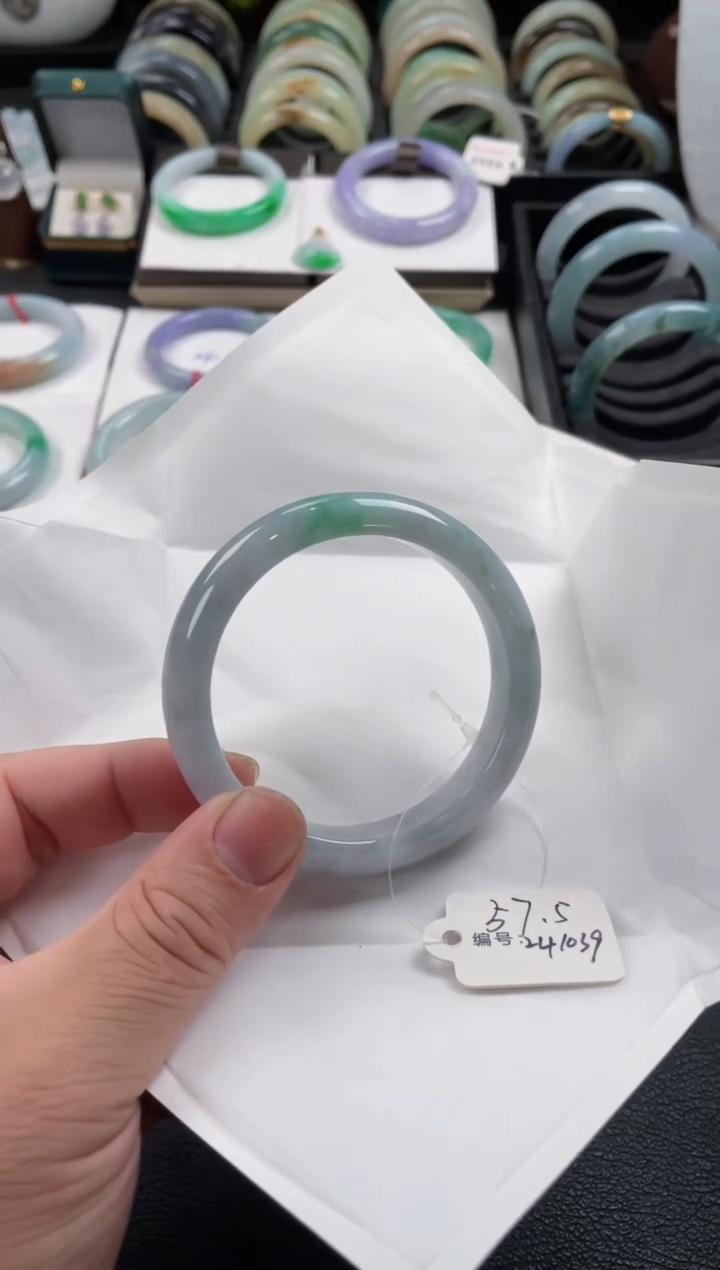 【闪购商品】翡翠手镯未镶嵌53正圈 有纹