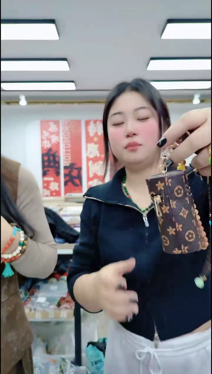 【闪购商品】卢氏黑黄檀（大叶紫檀）2876 檀木斜跨链