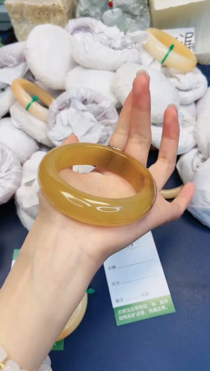 【闪购商品】石英质玉手镯未镶嵌479