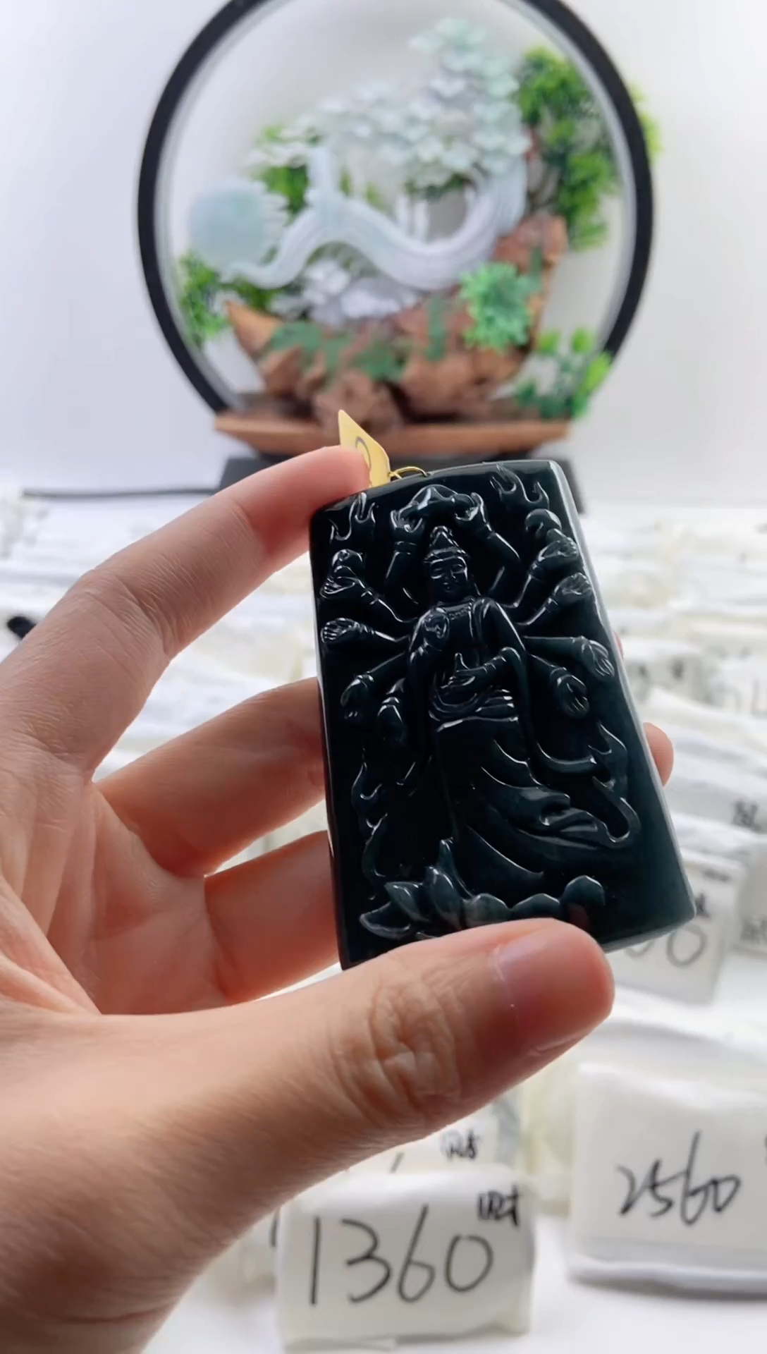 翡翠未镶嵌颈饰千手观音【品质一般能接受再拍】