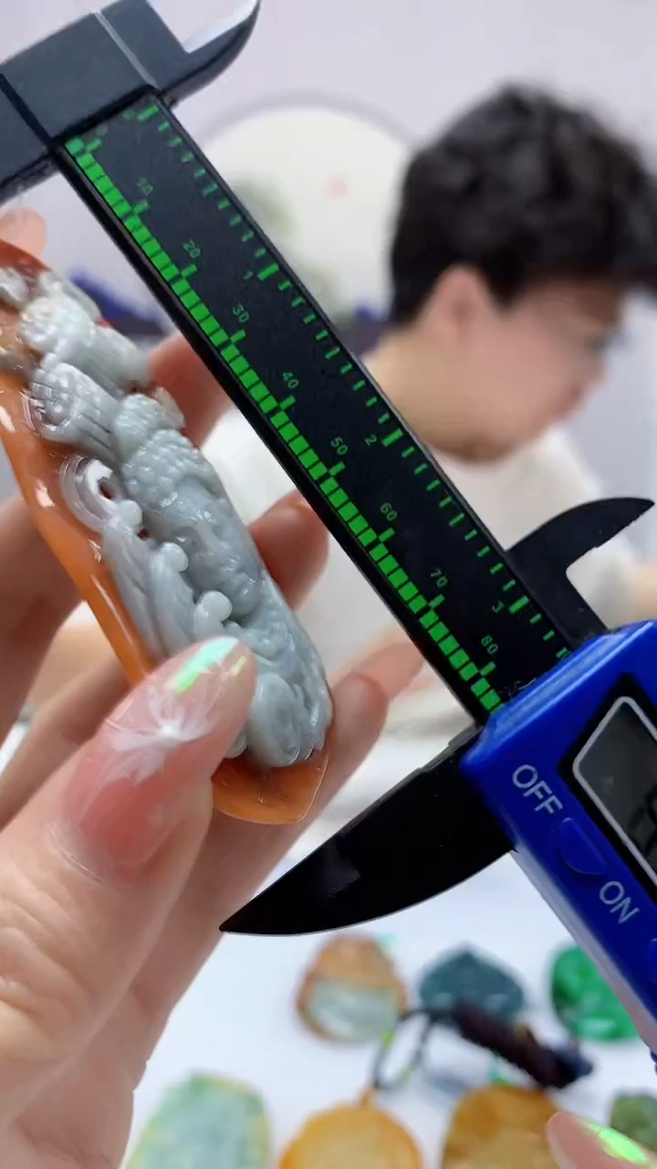 【闪购商品】定制翡翠未镶嵌4688DD-毛货挂件192