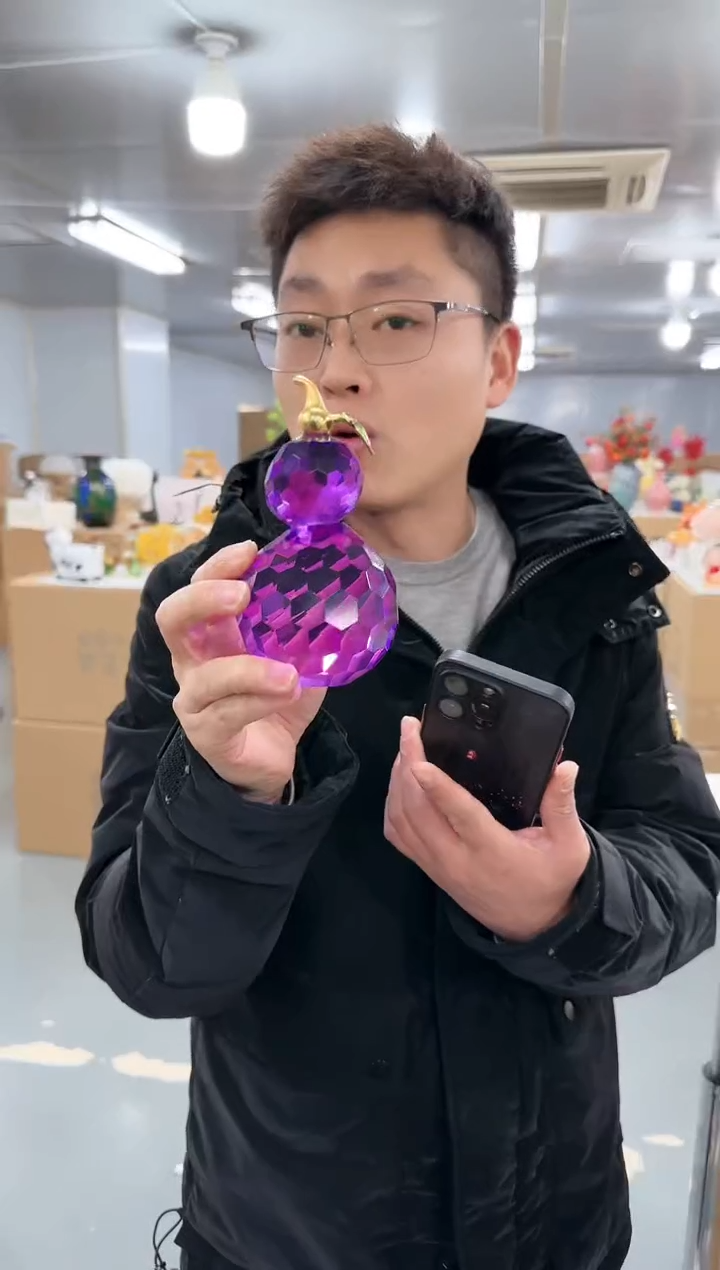 【闪购商品】玻璃云泰006