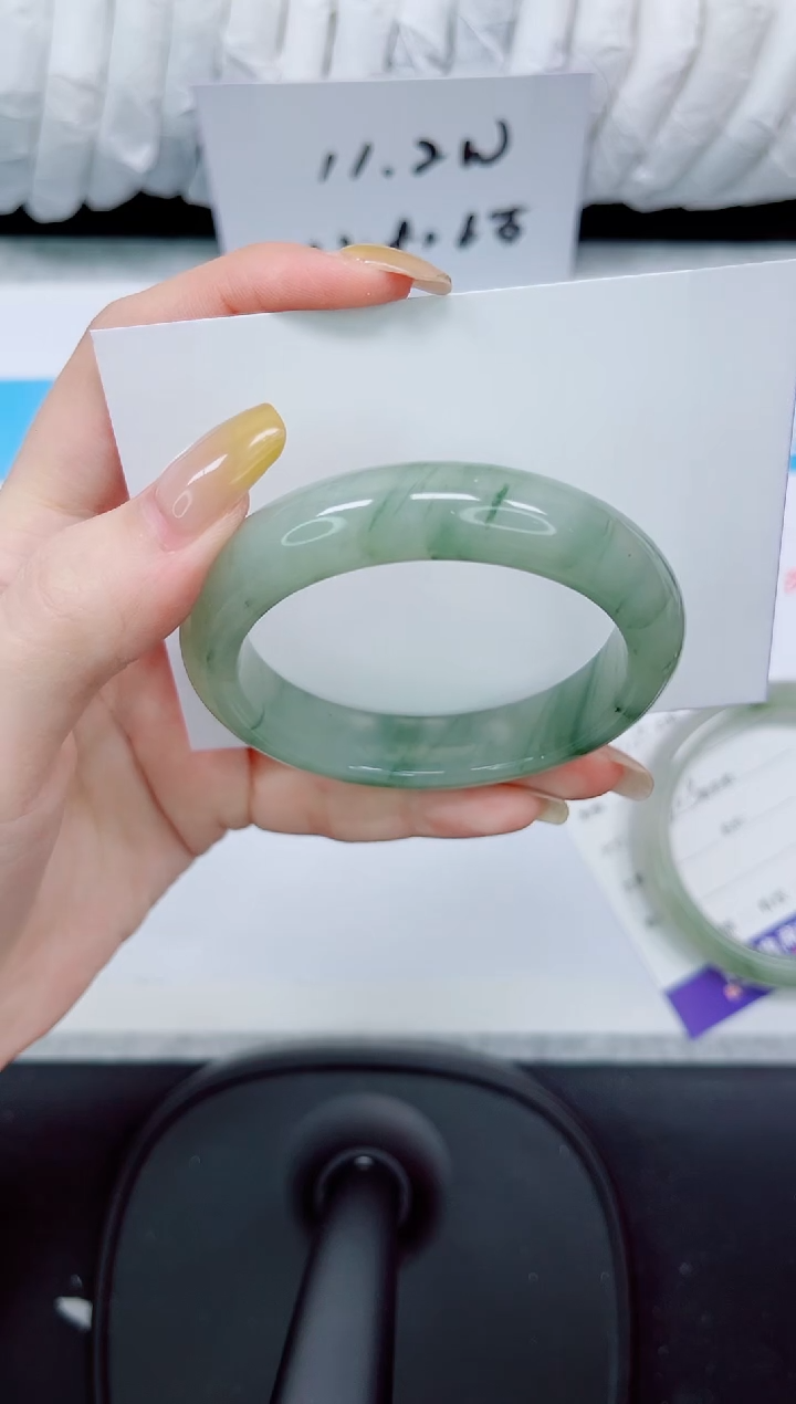 石英质玉手镯未镶嵌372