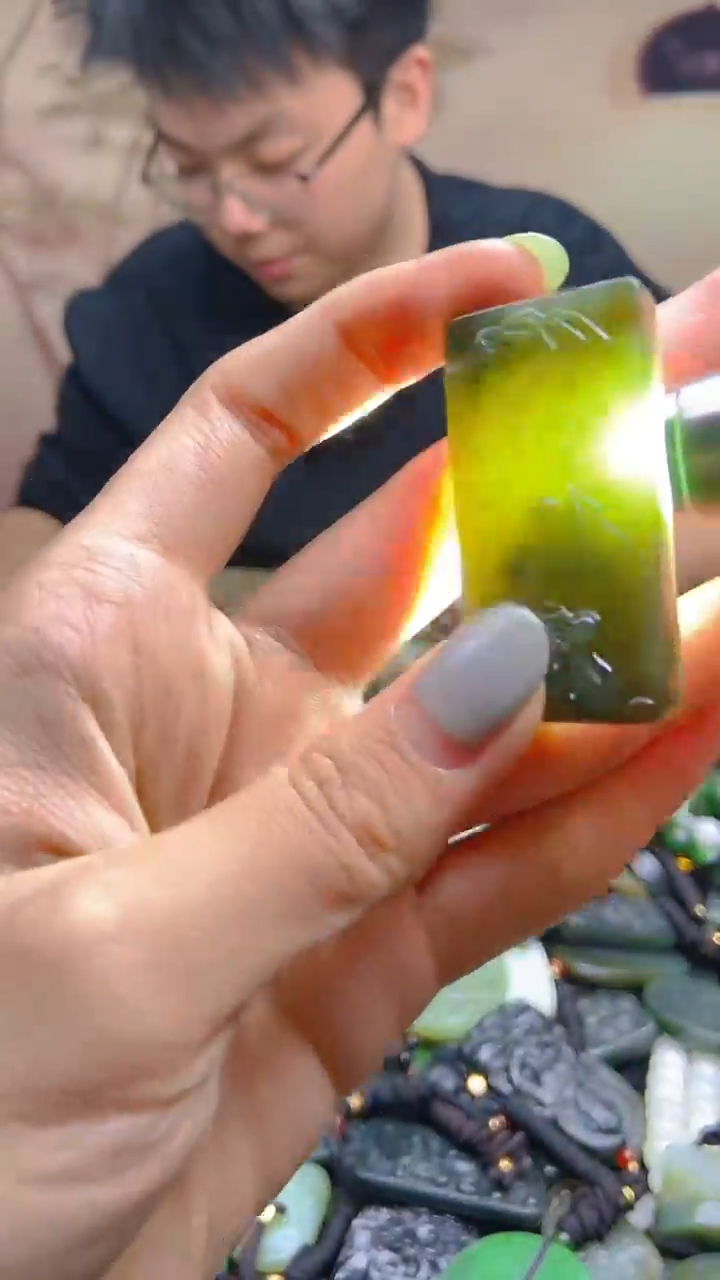 颈饰未镶嵌和田玉1